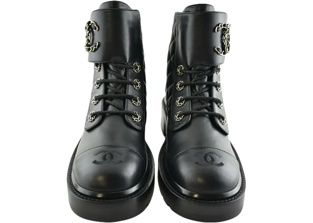 Chanel Combat-Boot mit Steppmuster aus schwarzem Leder
