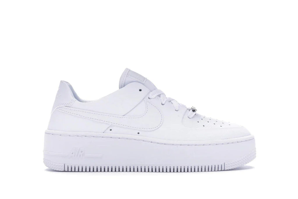 Nike Air Force 1 Sage Low Triple White (Damen)