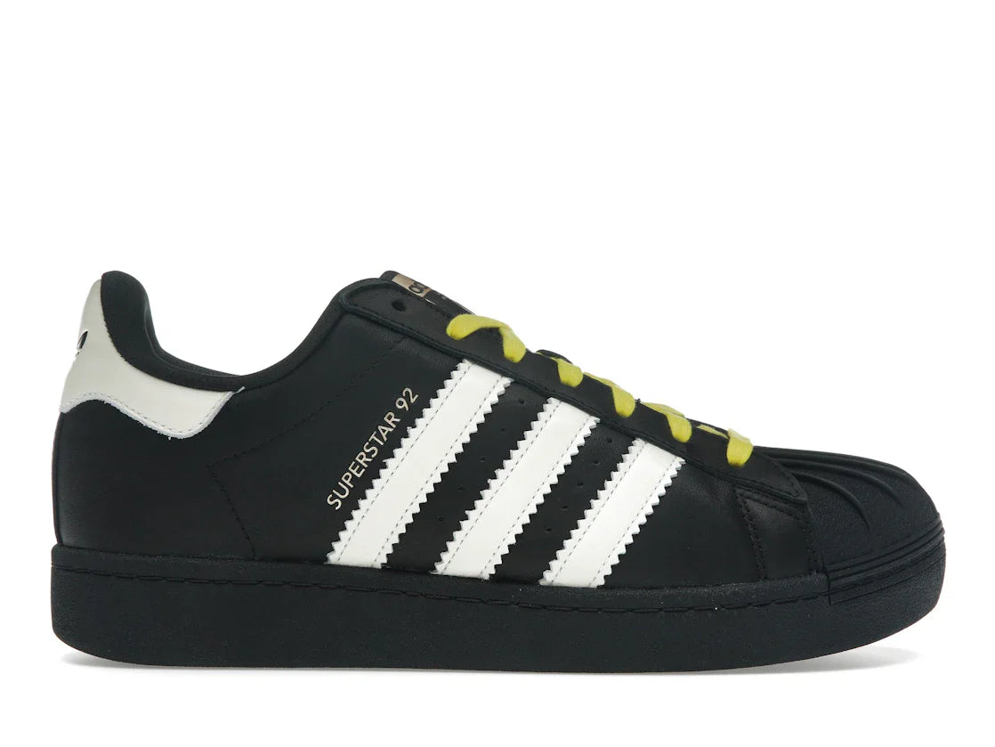 adidas Superstar 92 von Pharrell, Schwarz/Weiß