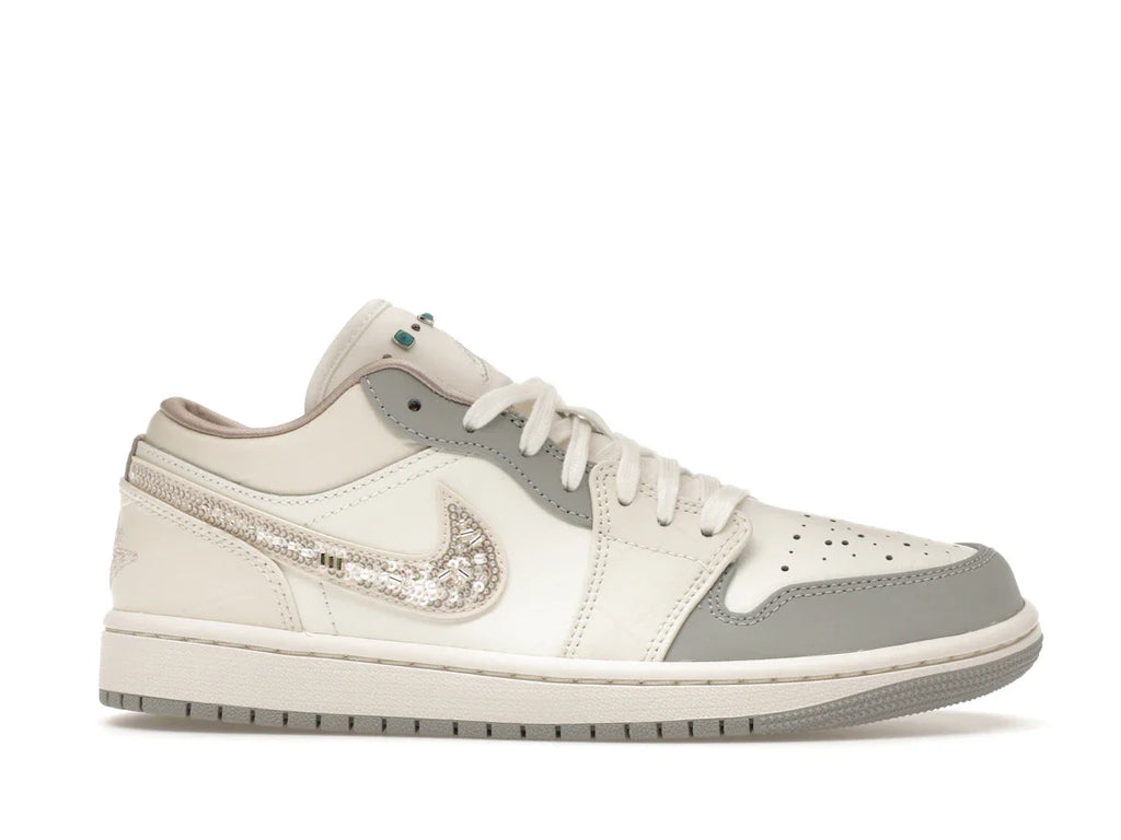 Jordan 1 Low Sail Soft Pearl (Damen)