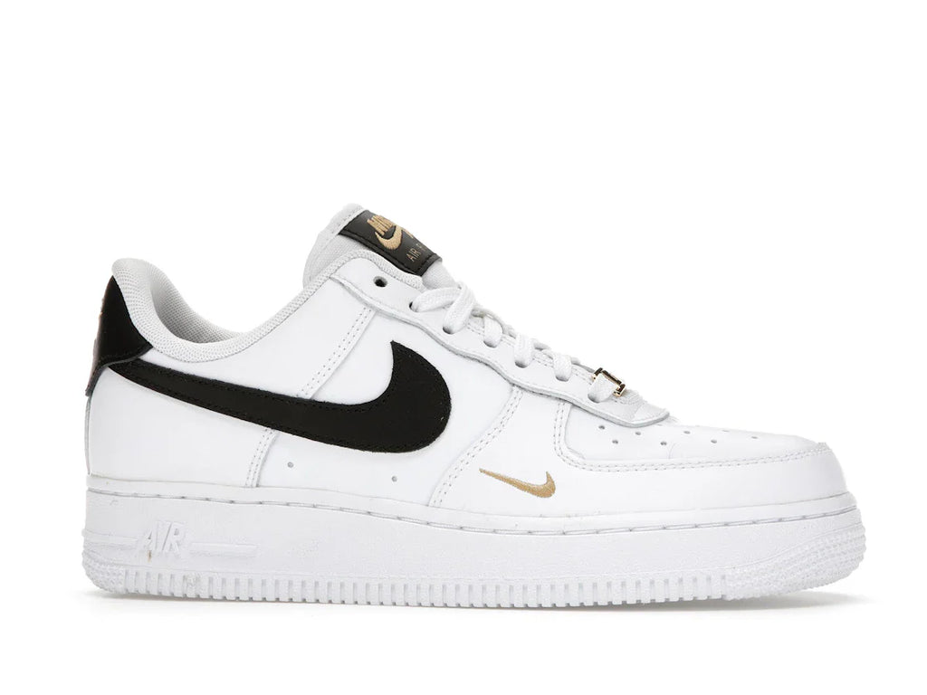 Nike Air Force 1 Low '07 Essential Weiß Schwarz Gold Mini Swoosh (Damen)