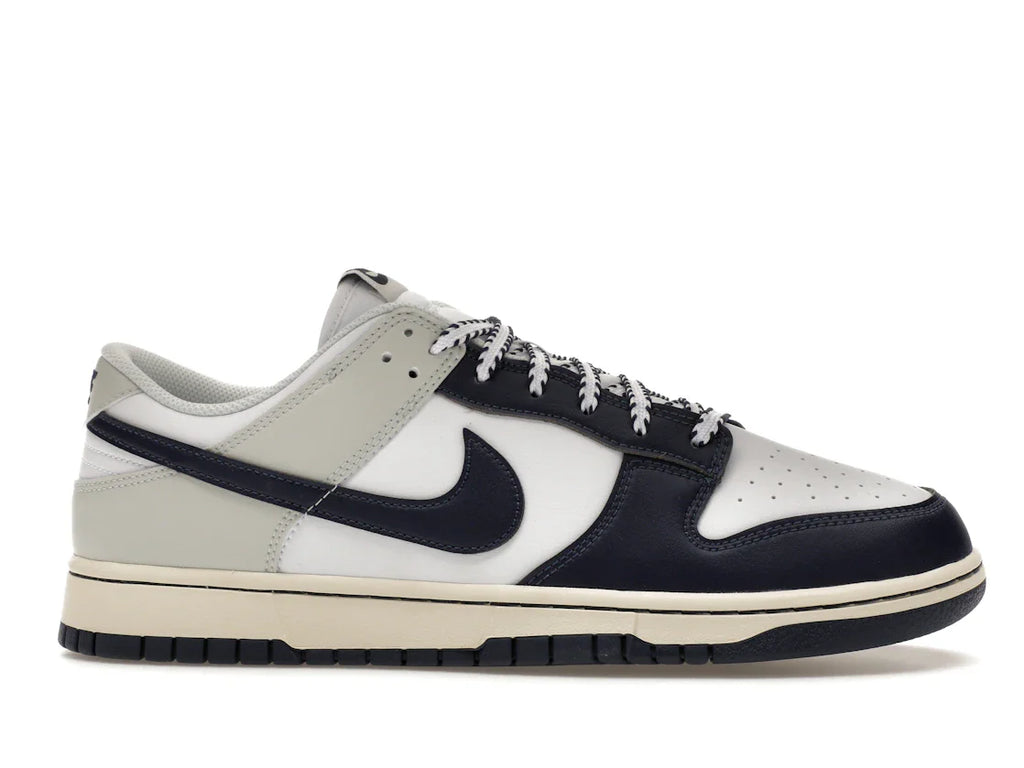Nike Dunk Low New York Yankees