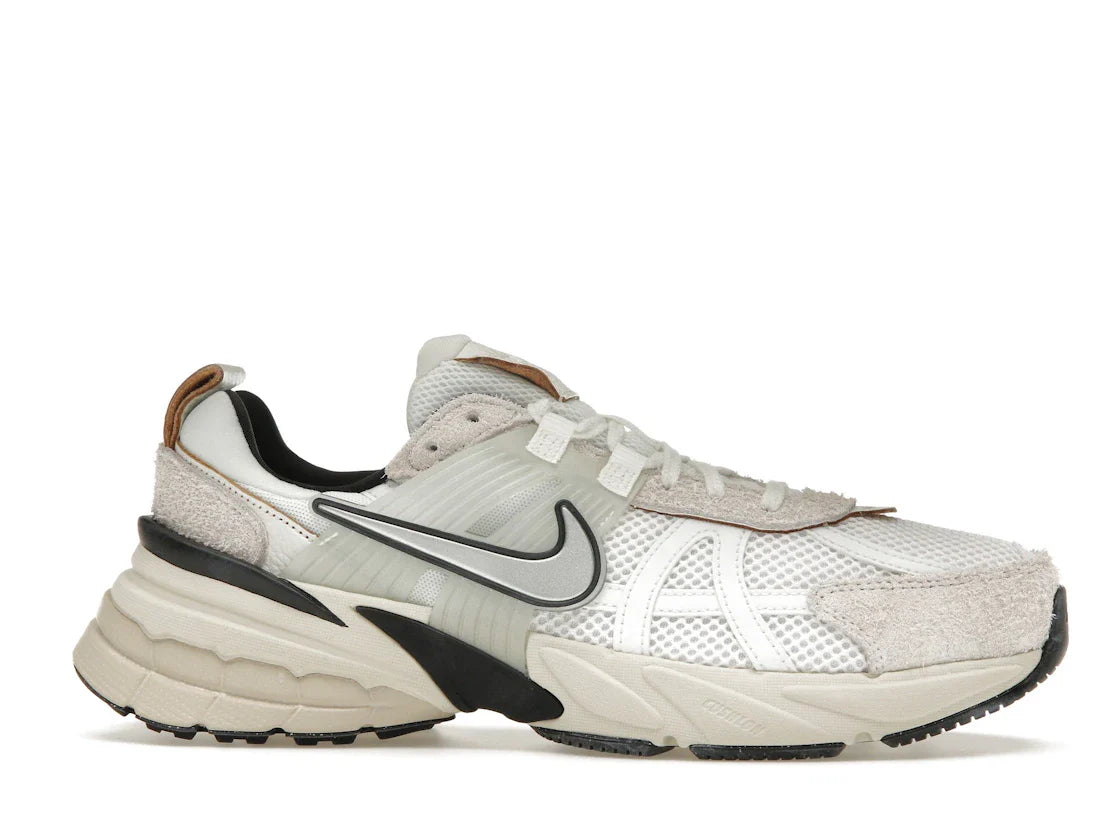 Nike V2K Run Summit White Light Orewood Brown (Damen)