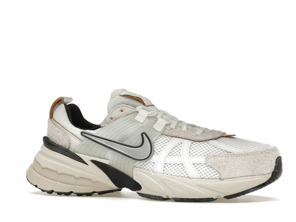 Nike V2K Run Summit White Light Orewood Brown (Damen)