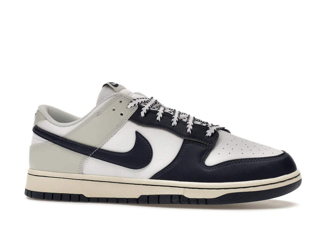 Nike Dunk Low New York Yankees