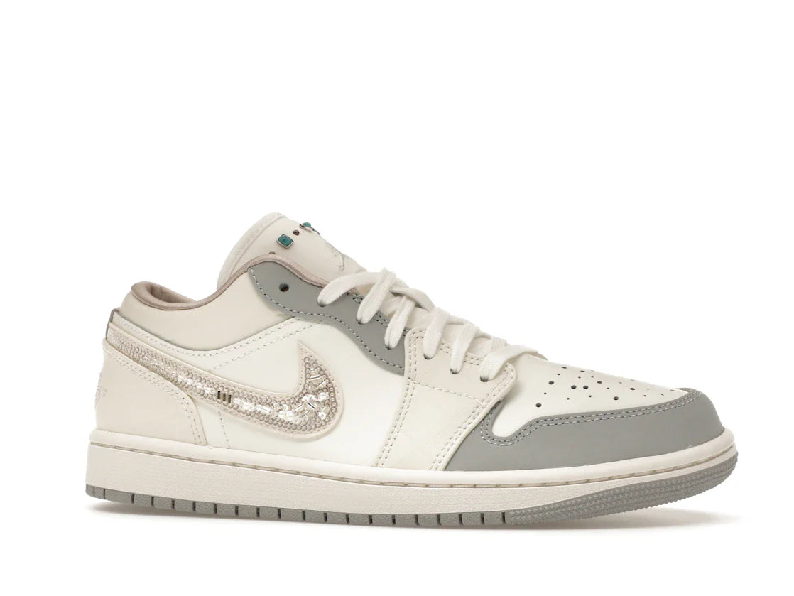 Jordan 1 Low Sail Soft Pearl (Damen)