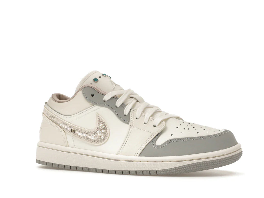 Jordan 1 Low Sail Soft Pearl (Damen)