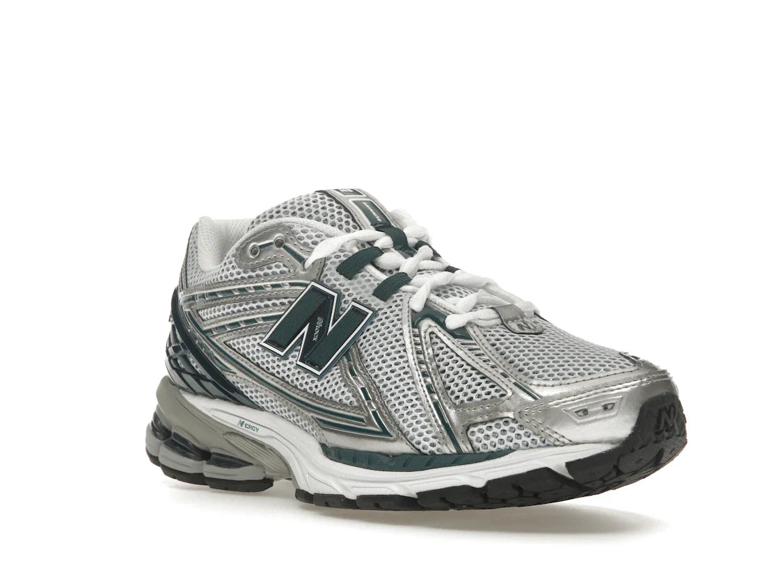 New Balance 1906R Silber Metallic Tiefsee