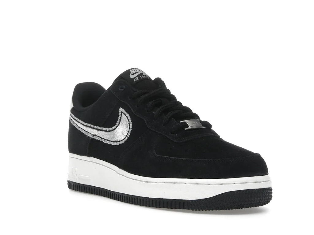Nike Air Force 1 Low '07 LV8 Black Sail mit gesticktem Swoosh