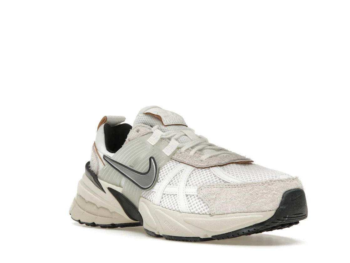 Nike V2K Run Summit White Light Orewood Brown (Damen)
