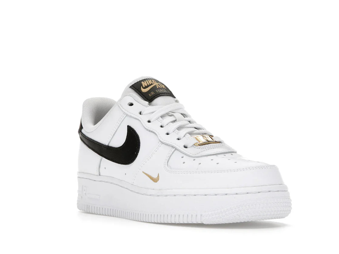 Nike Air Force 1 Low '07 Essential Weiß Schwarz Gold Mini Swoosh (Damen)