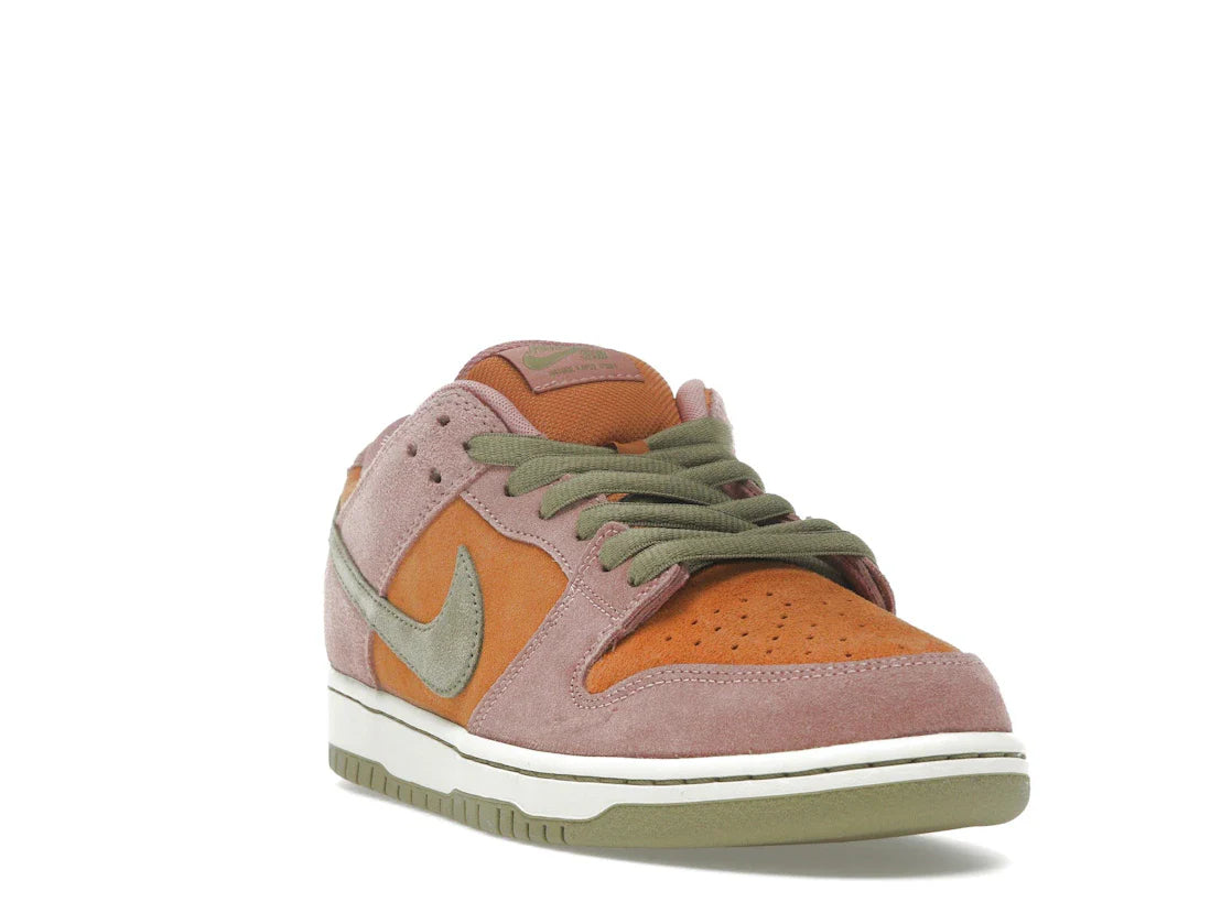 Nike SB Dunk Low Red Stardust