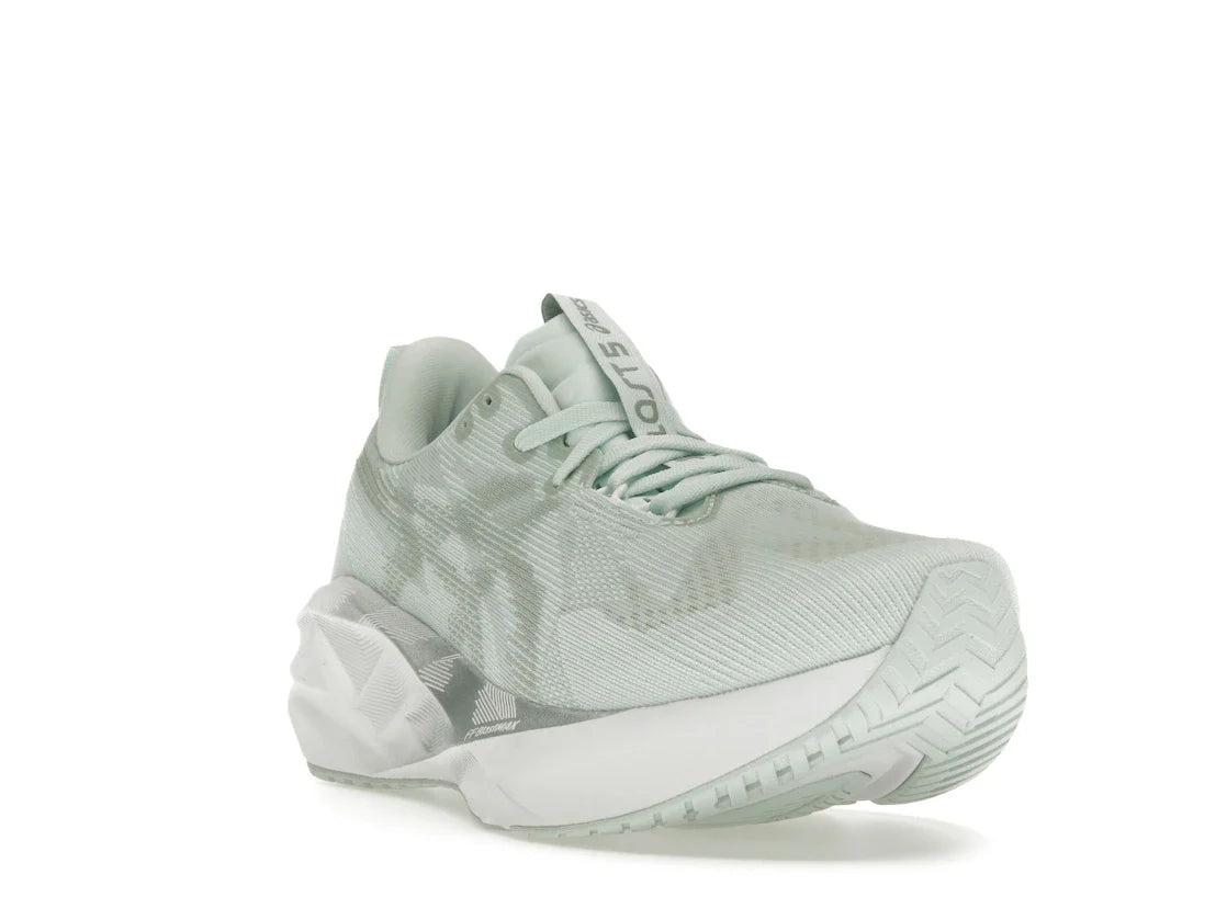 ASICS Novablast 5 Pure Aqua Seal Grau