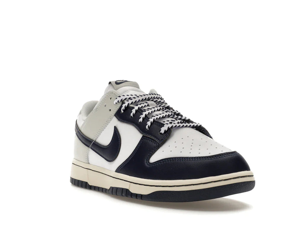 Nike Dunk Low New York Yankees