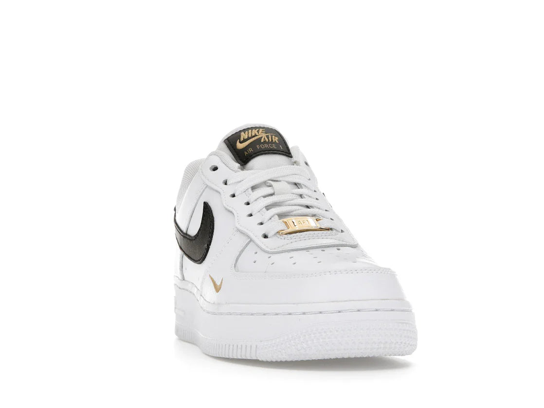 Nike Air Force 1 Low '07 Essential Weiß Schwarz Gold Mini Swoosh (Damen)