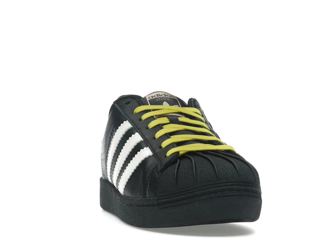 adidas Superstar 92 von Pharrell, Schwarz/Weiß