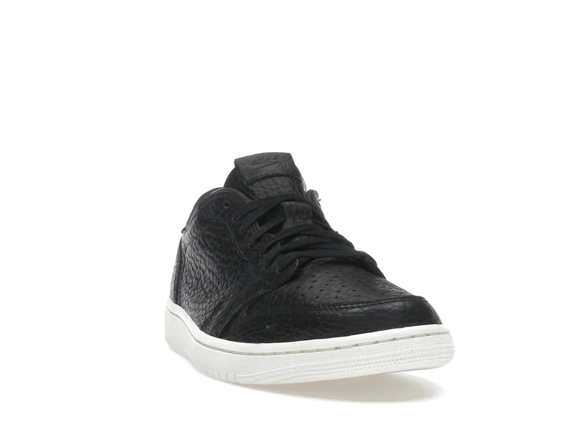 Jordan 1 Retro Low Swooshless Schwarz (2025)
