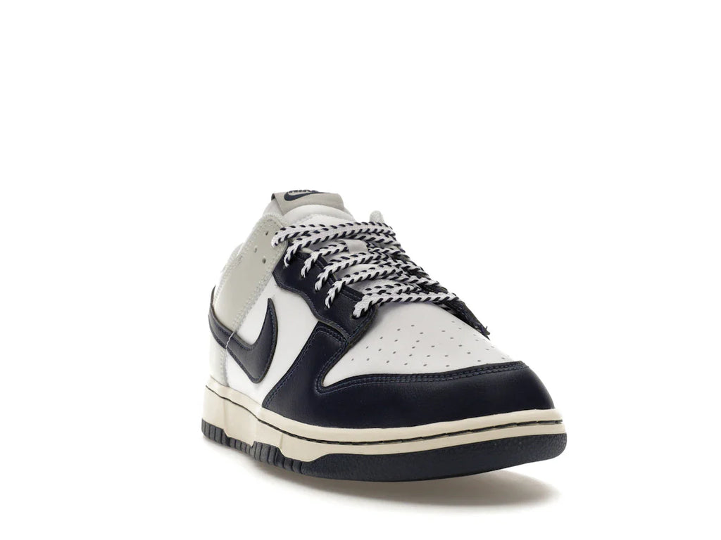 Nike Dunk Low New York Yankees