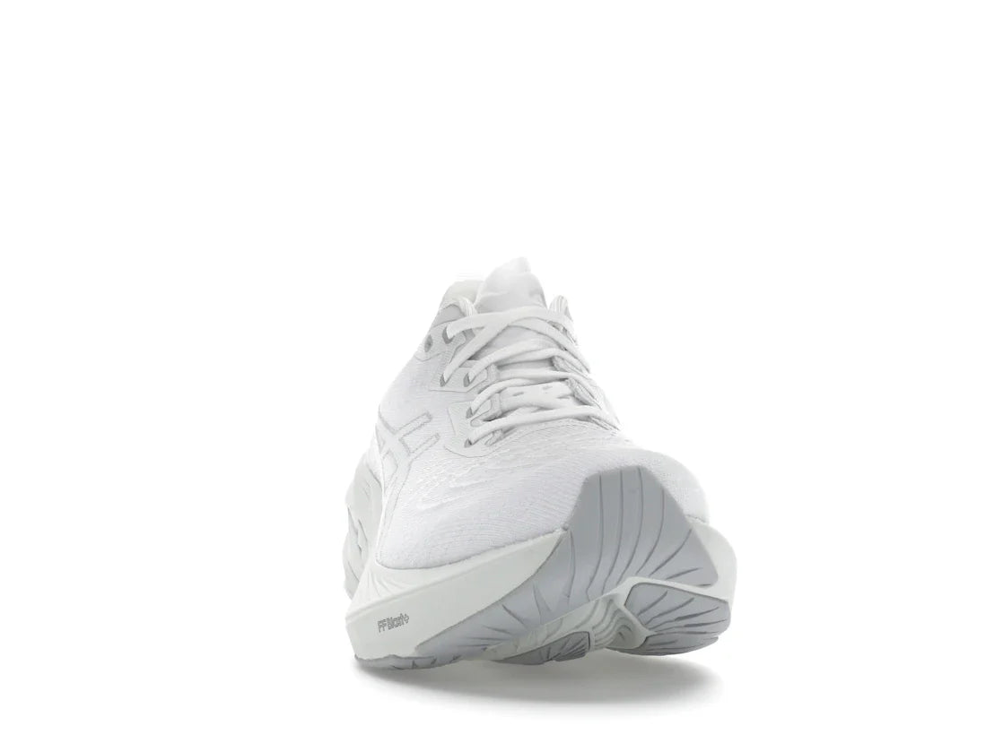 ASICS Novablast 4 Weiß Hellmint
