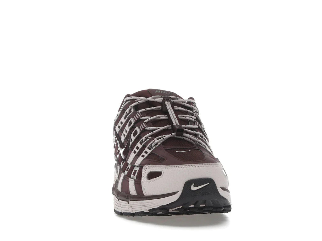 Nike P-6000 Silt Red Burgundy Crush (Damen)