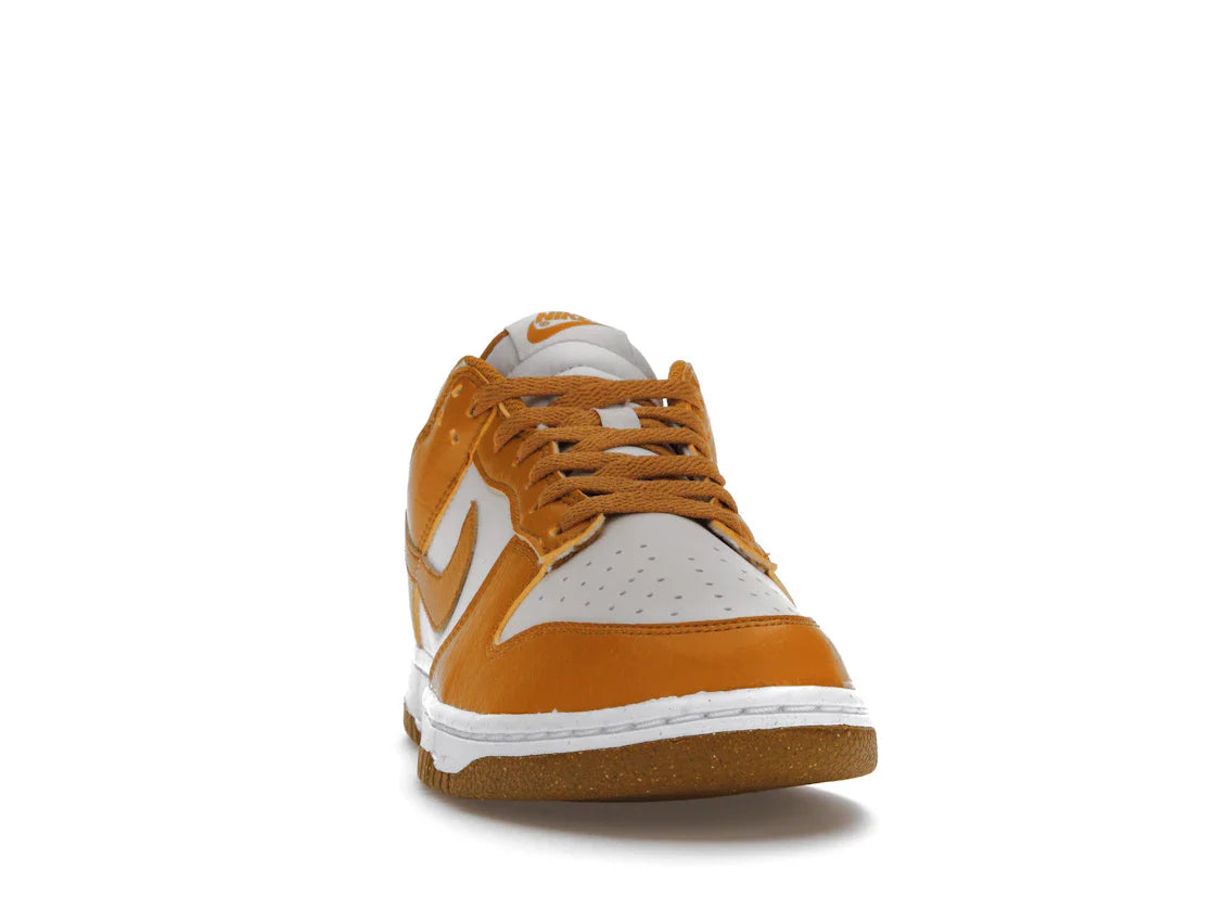 Nike Dunk Low Next Nature Phantom Gold Suede (Damen)