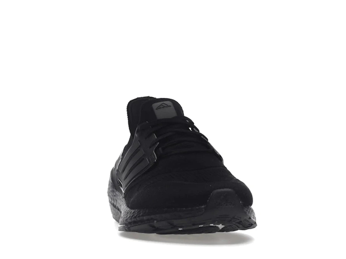 adidas Ultra Boost 22 Triple Black