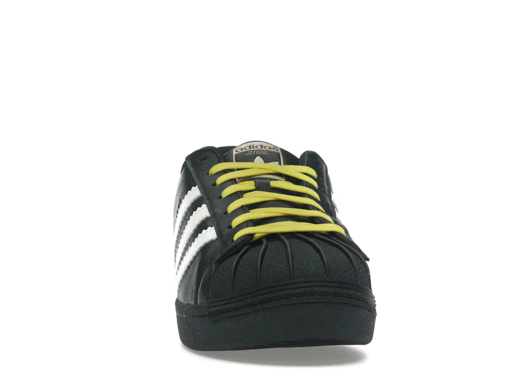 adidas Superstar 92 von Pharrell, Schwarz/Weiß