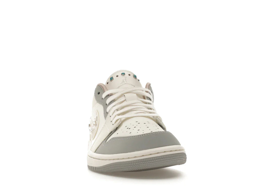 Jordan 1 Low Sail Soft Pearl (Damen)