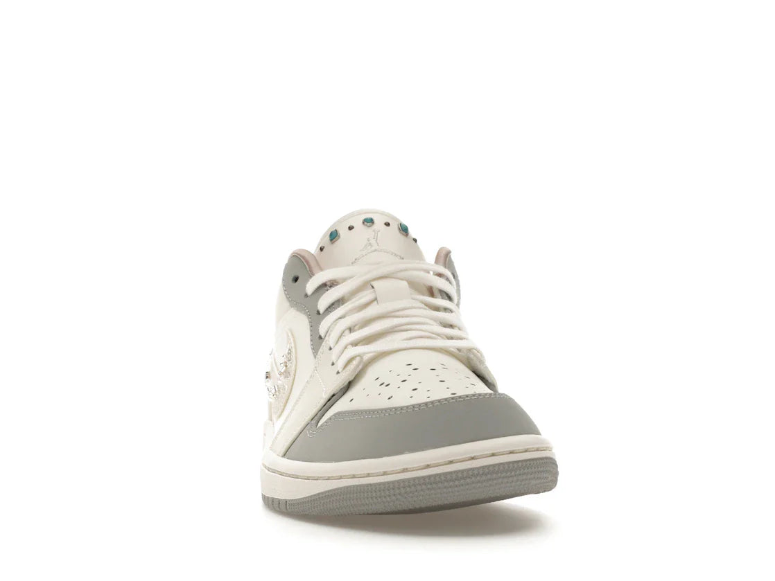 Jordan 1 Low Sail Soft Pearl (Damen)