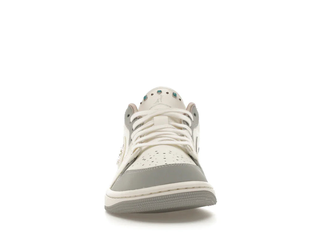 Jordan 1 Low Sail Soft Pearl (Damen)