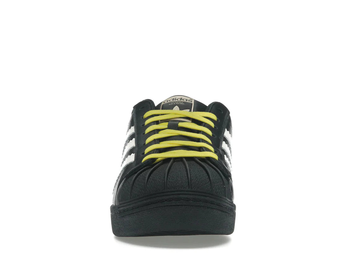 adidas Superstar 92 von Pharrell, Schwarz/Weiß