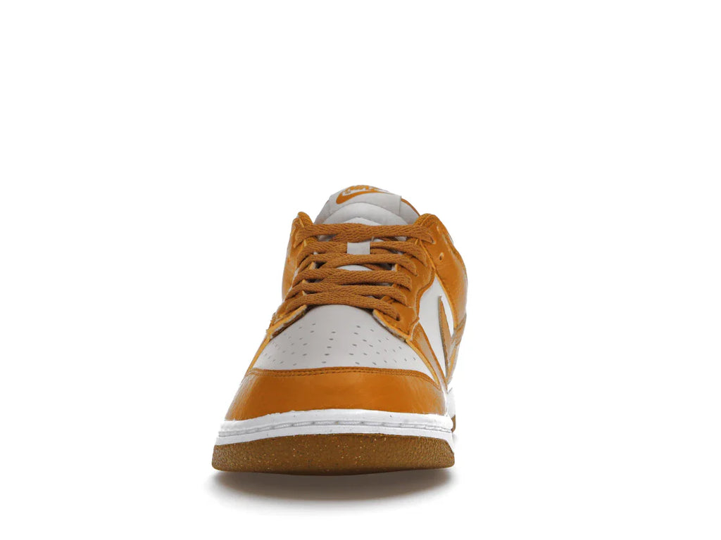 Nike Dunk Low Next Nature Phantom Gold Suede (Damen)