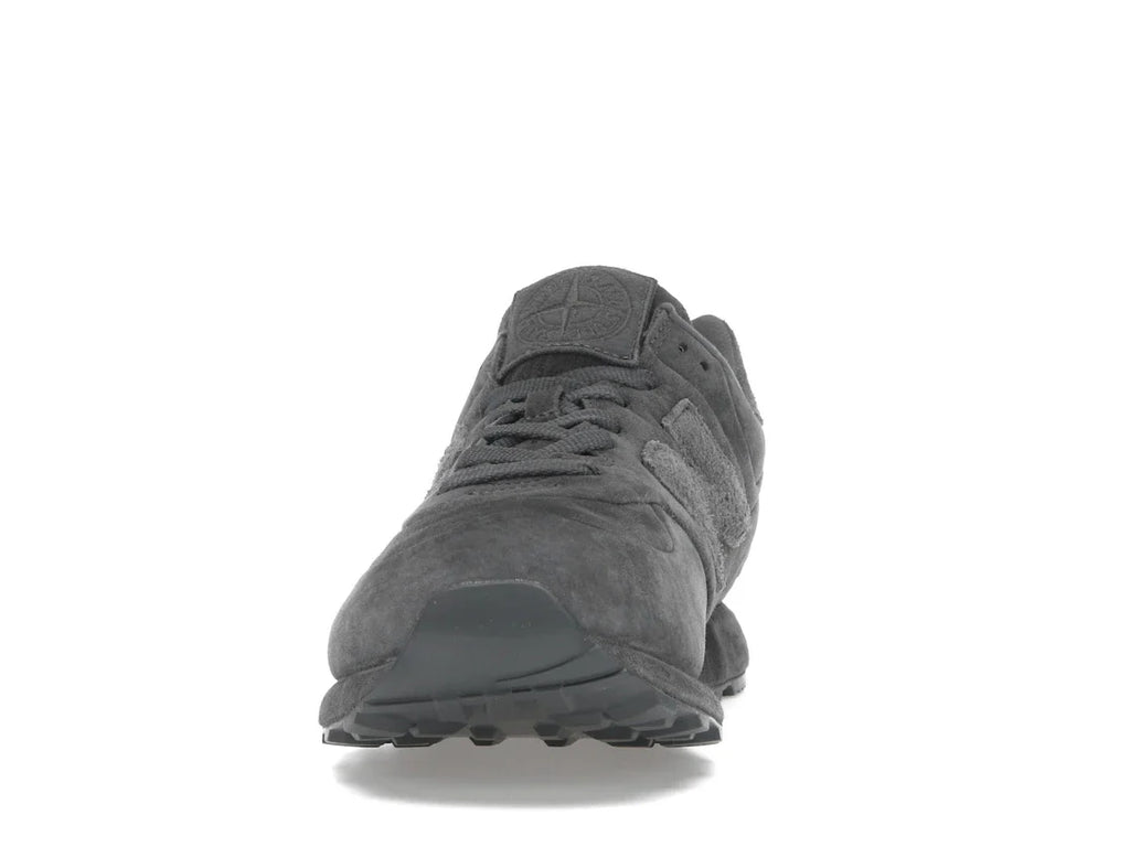 New Balance 574 Legacy Stone Island Ghost Dunkelgrau