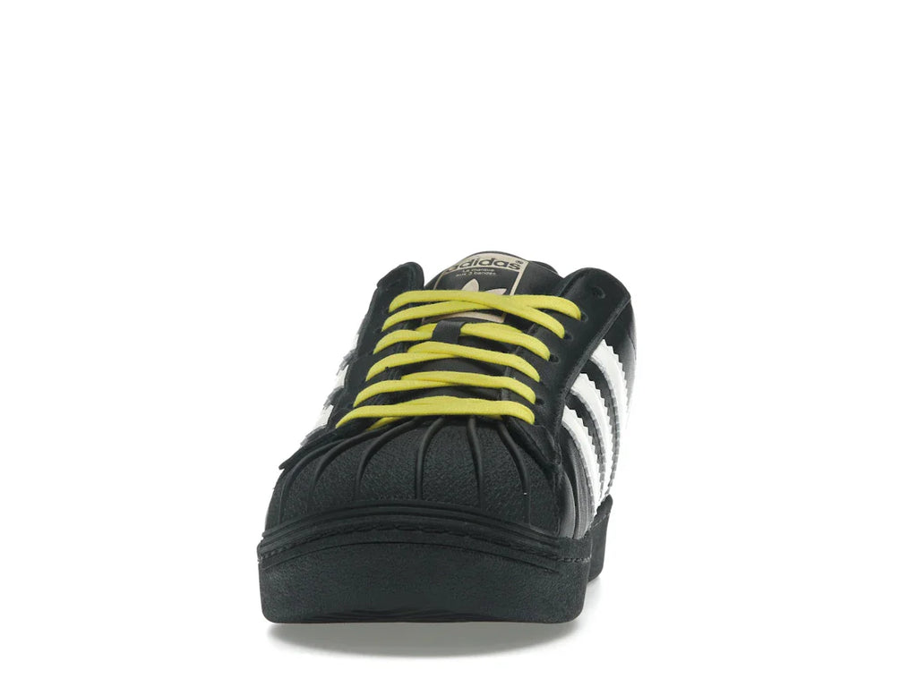 adidas Superstar 92 von Pharrell, Schwarz/Weiß