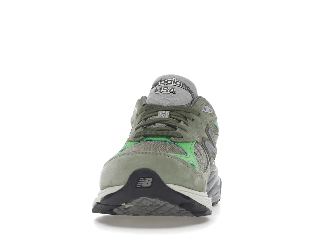 New Balance 990v3 MiUSA Patta Keep Your Family Close