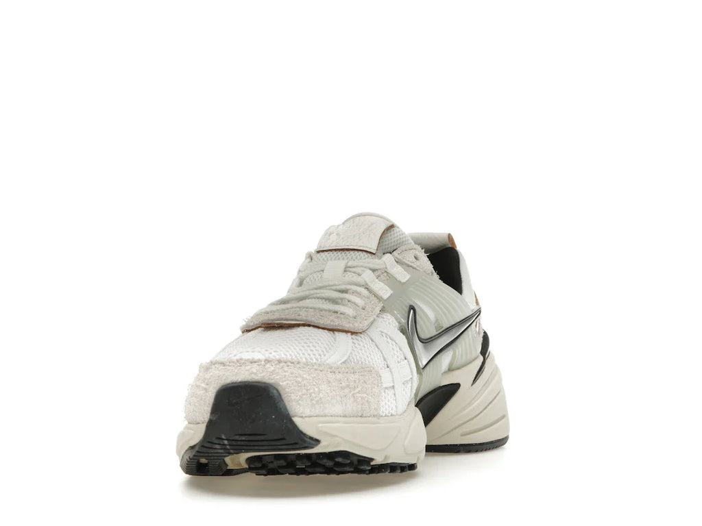 Nike V2K Run Summit White Light Orewood Brown (Damen)