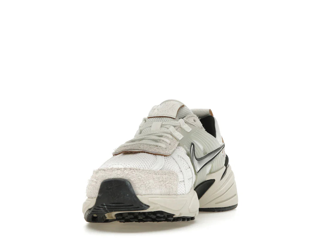 Nike V2K Run Summit White Light Orewood Brown (Damen)