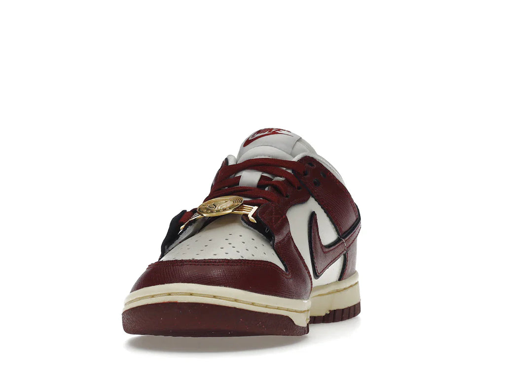 Nike Dunk Low SE Sisterhood Sail Team Red (Damen)