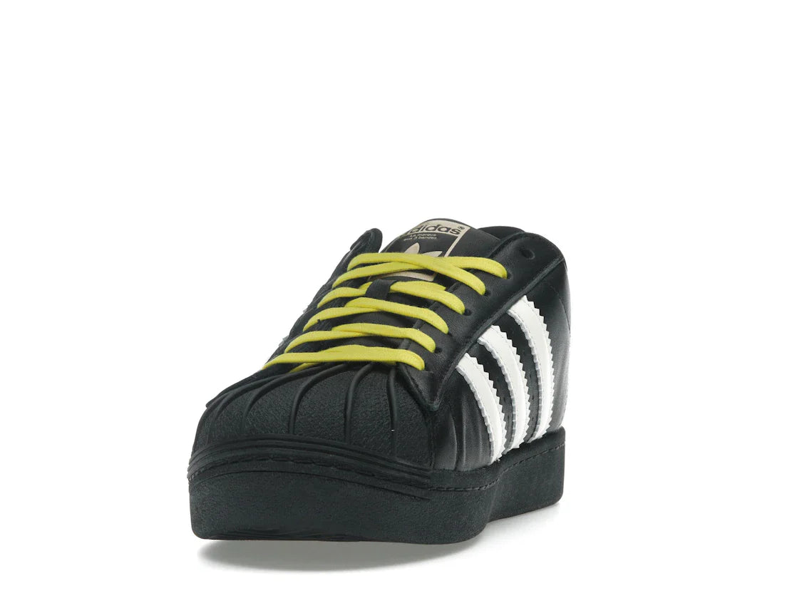 adidas Superstar 92 von Pharrell, Schwarz/Weiß