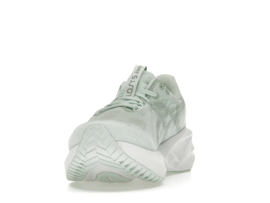 ASICS Novablast 5 Pure Aqua Seal Grau