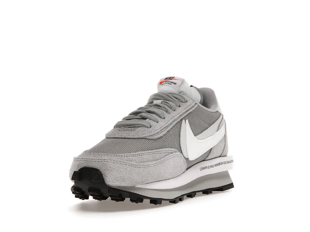 Nike LD Waffle SF sacai Fragment Grau