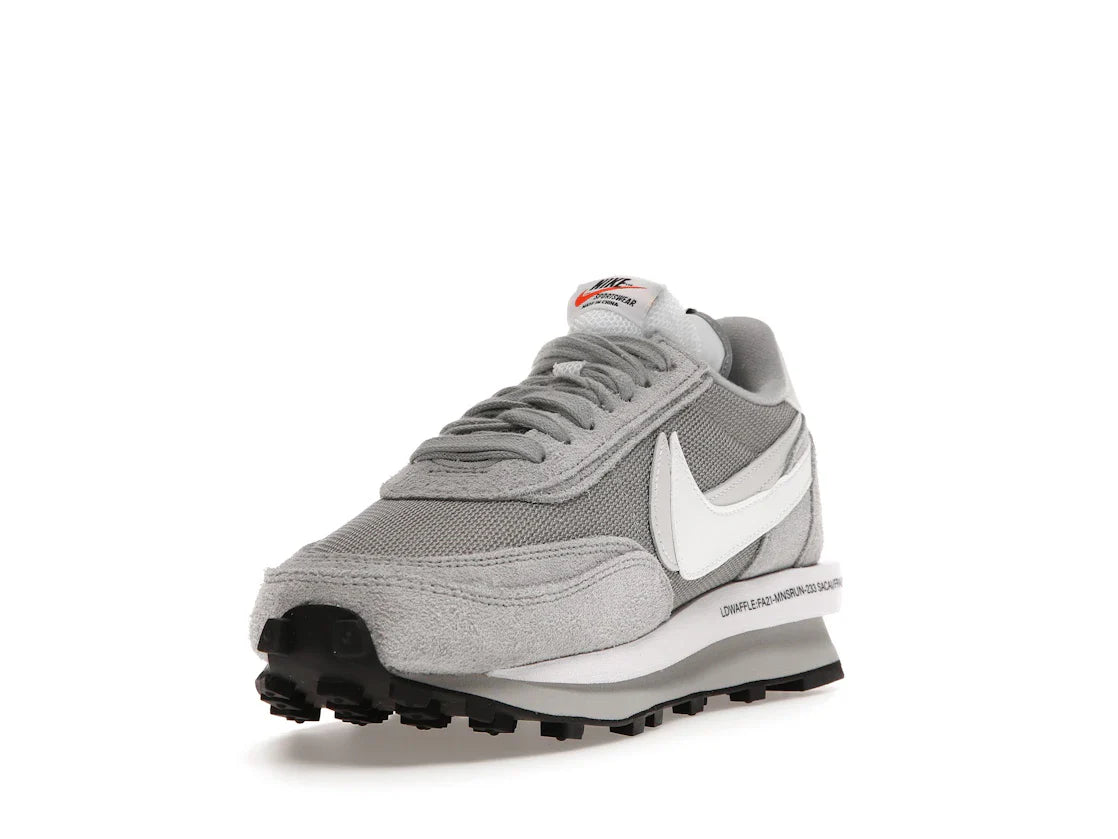 Nike LD Waffle SF sacai Fragment Grau