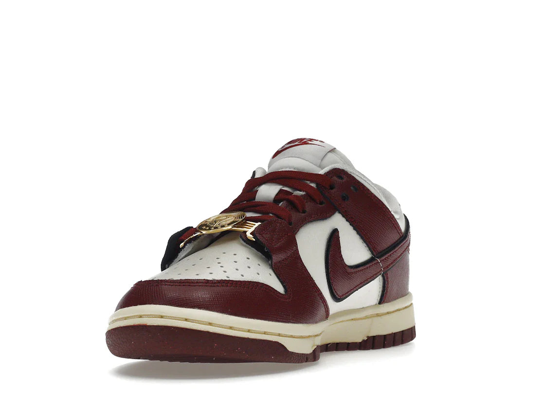 Nike Dunk Low SE Sisterhood Sail Team Red (Damen)