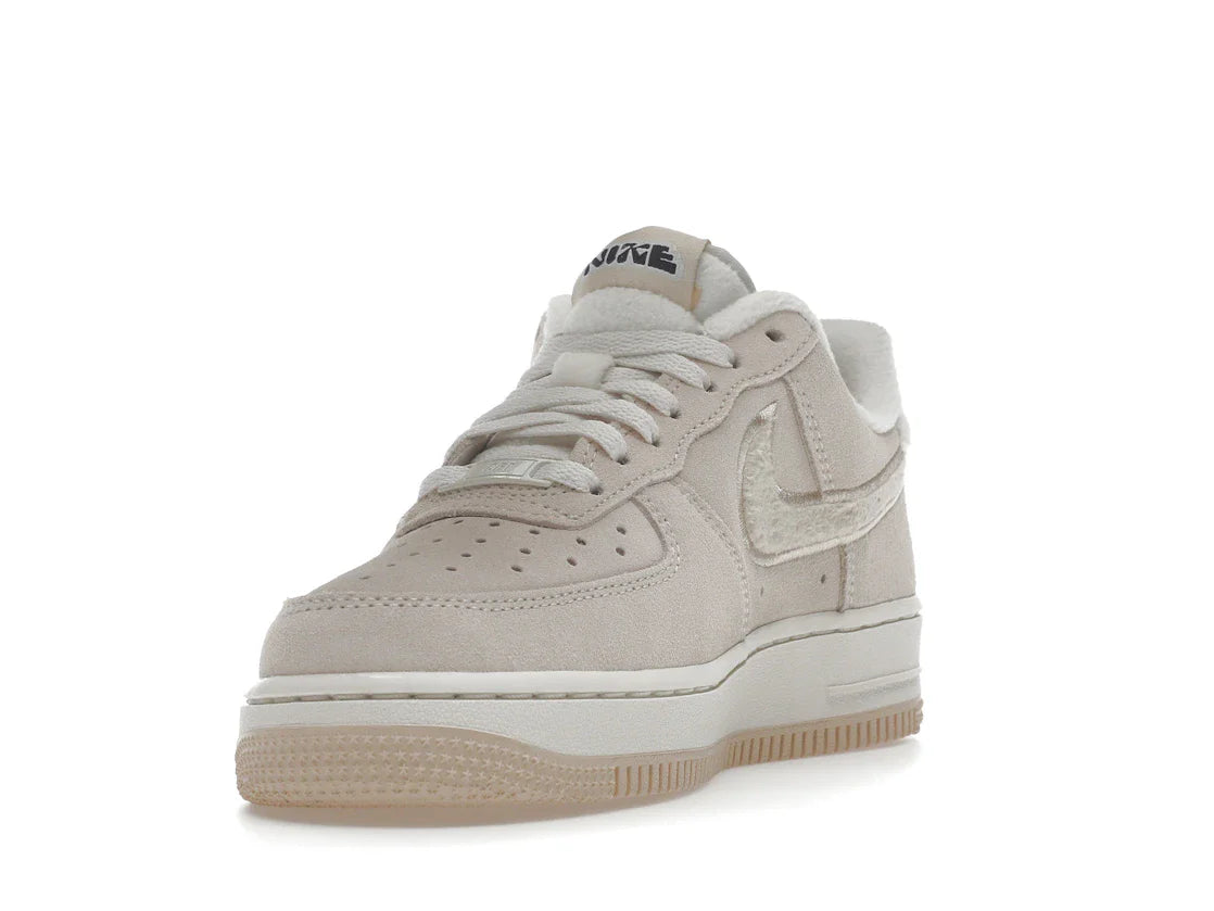 Nike Air Force 1 Low '07 SE Sanddrift Gum Fleece (Damen)