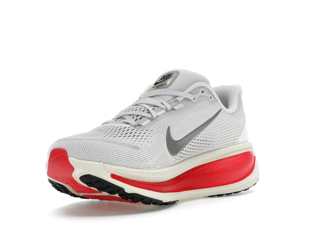 Nike Vomero 18 Platinum Tint Siren Red Light Smoke Gray Metallic Pewter