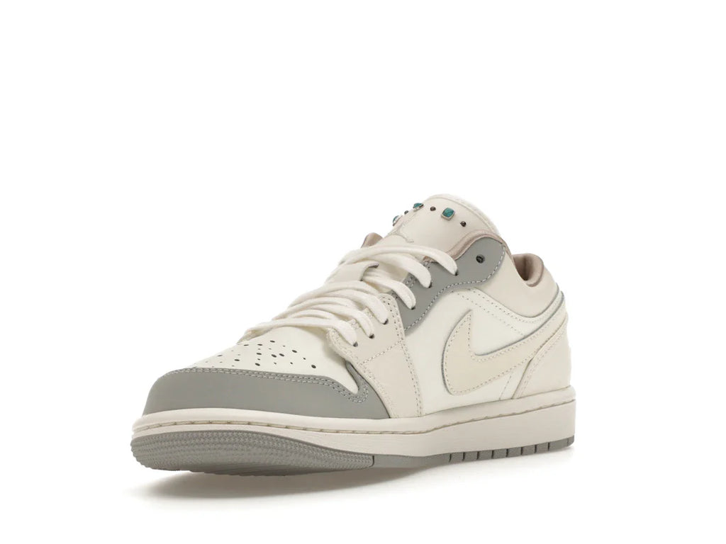 Jordan 1 Low Sail Soft Pearl (Damen)