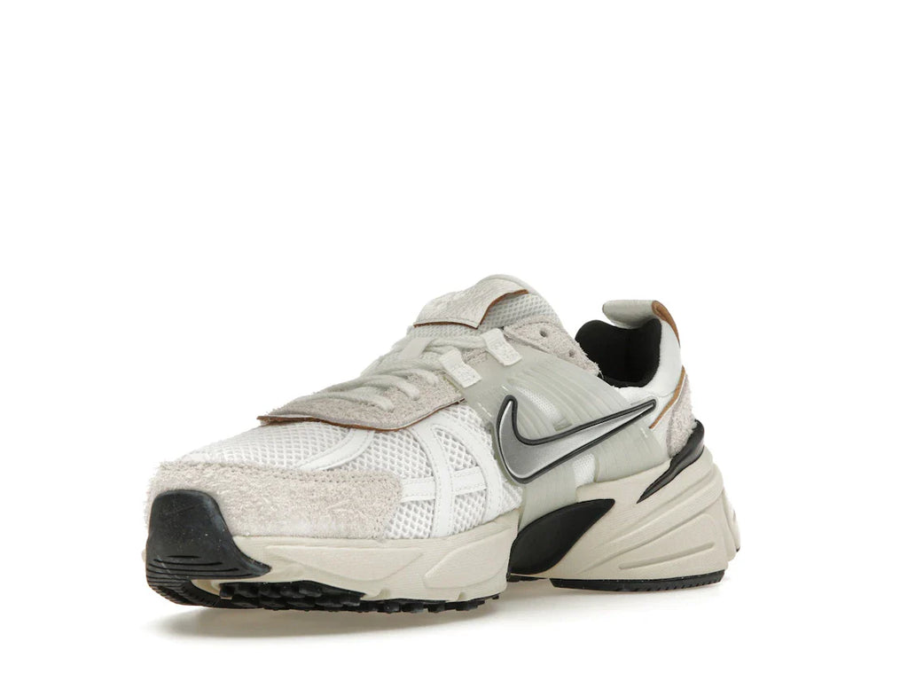 Nike V2K Run Summit White Light Orewood Brown (Damen)