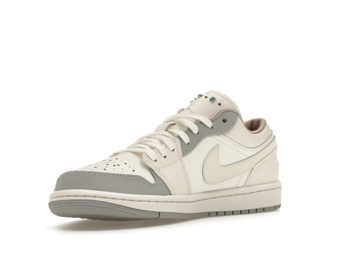 Jordan 1 Low Sail Soft Pearl (Damen)