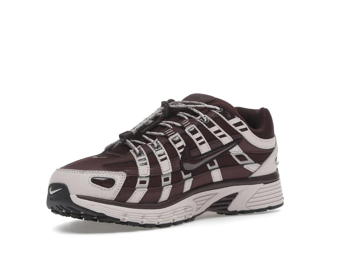 Nike P-6000 Silt Red Burgundy Crush (Damen)