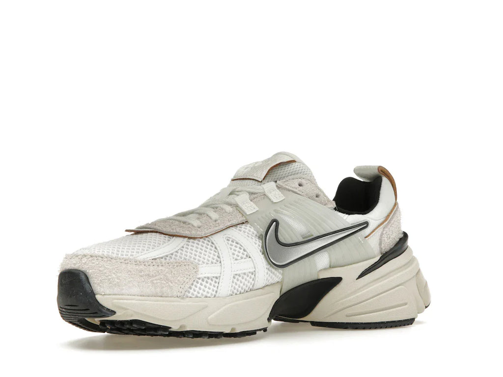 Nike V2K Run Summit White Light Orewood Brown (Damen)